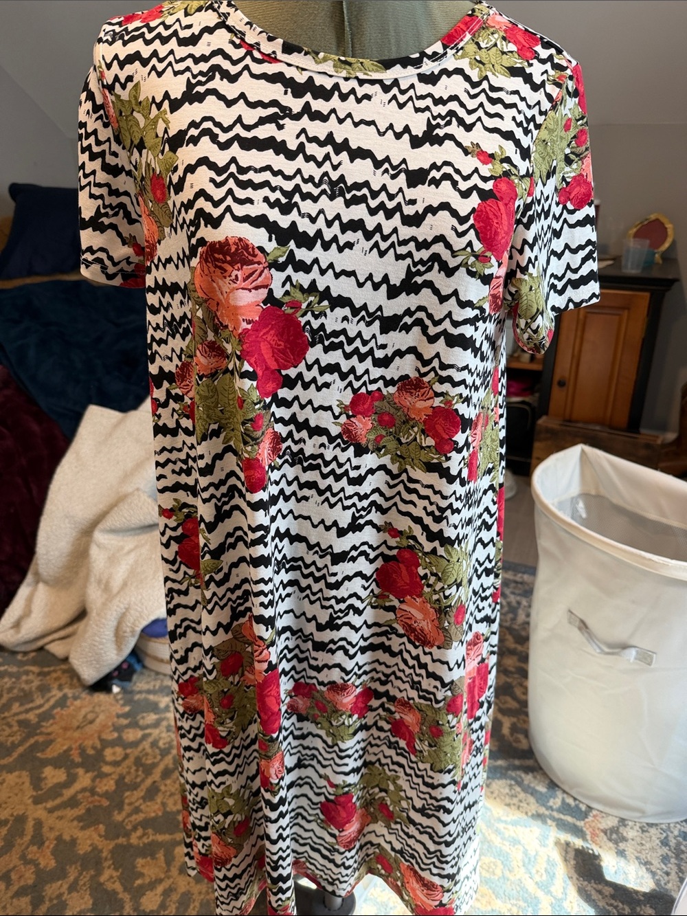 LuLaRoe Carly Black & White Zigzag Dress with Red Rose Print